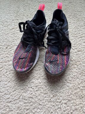 Nike Women’s Black and Pink Multicolor Athletic Sneakers